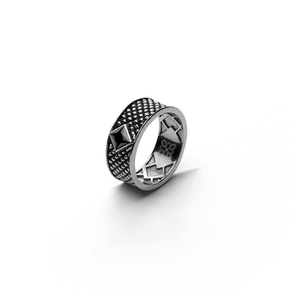 Diamond Matrix: Silver Ring - Tapered Pattern – NADURRA